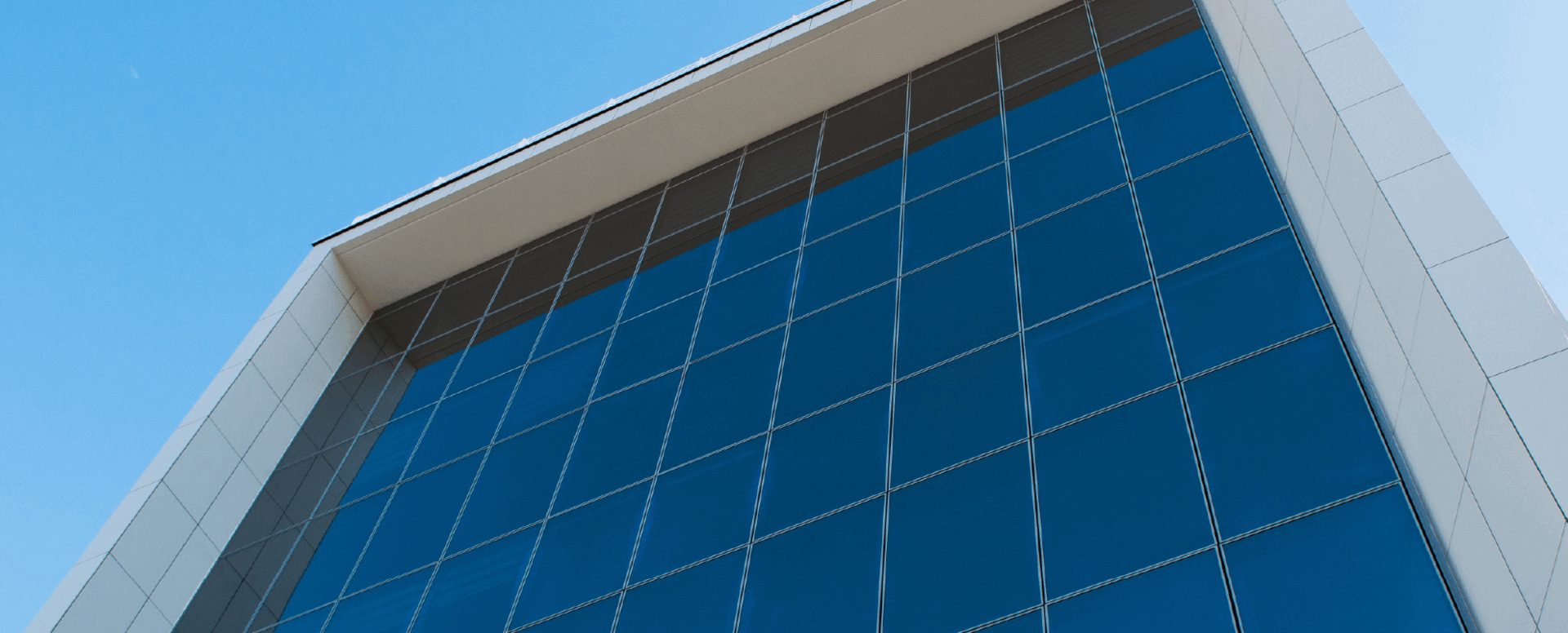 Fachada SST 52 - ventanas de aluminio y PVC Cortizo