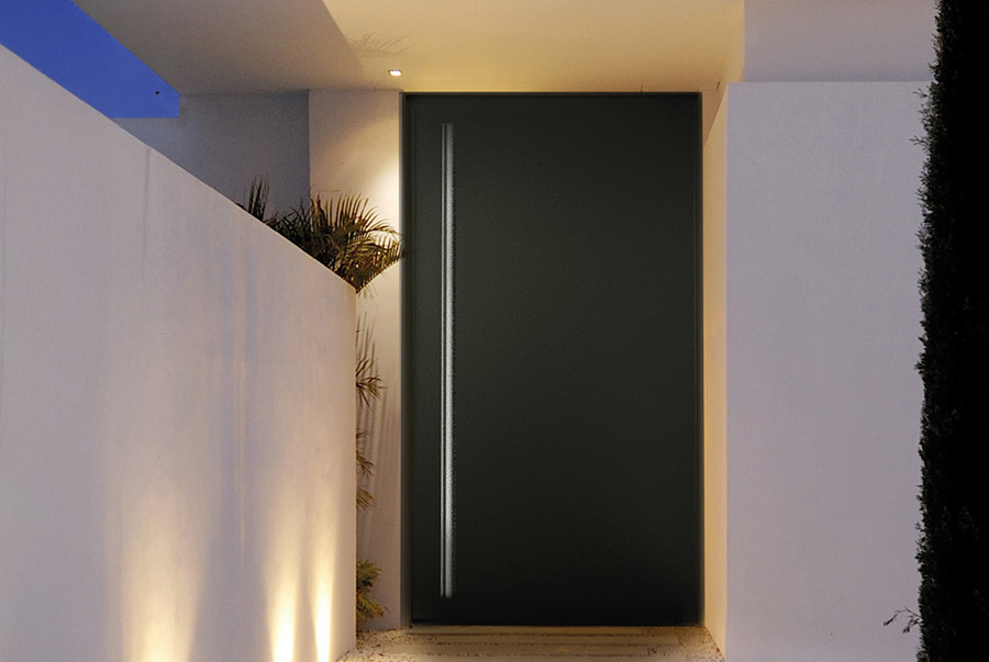 Puerta Panelada - ventanas de aluminio y PVC Cortizo