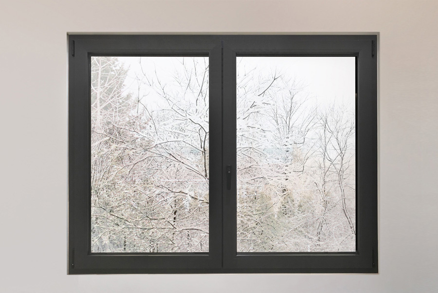 A 84 Abisagrada - ventanas de aluminio y PVC Cortizo