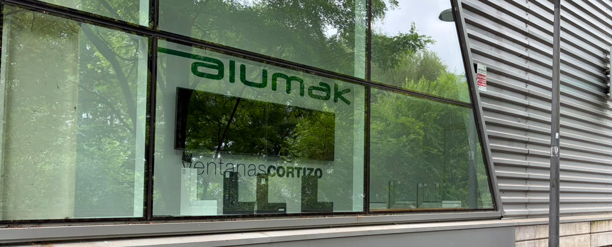 Exposición Ventanas Cortizo en Alumak