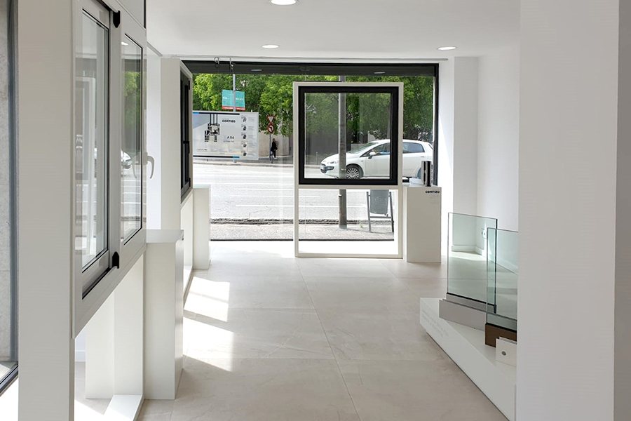 Alu-Store Girona - imagen 1 - finestre in alluminio e PVC Cortizo