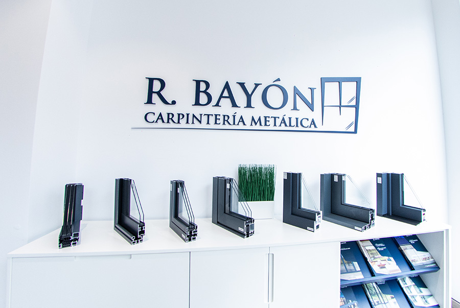 Showroom R. Bayón - finestre in alluminio e PVC Cortizo