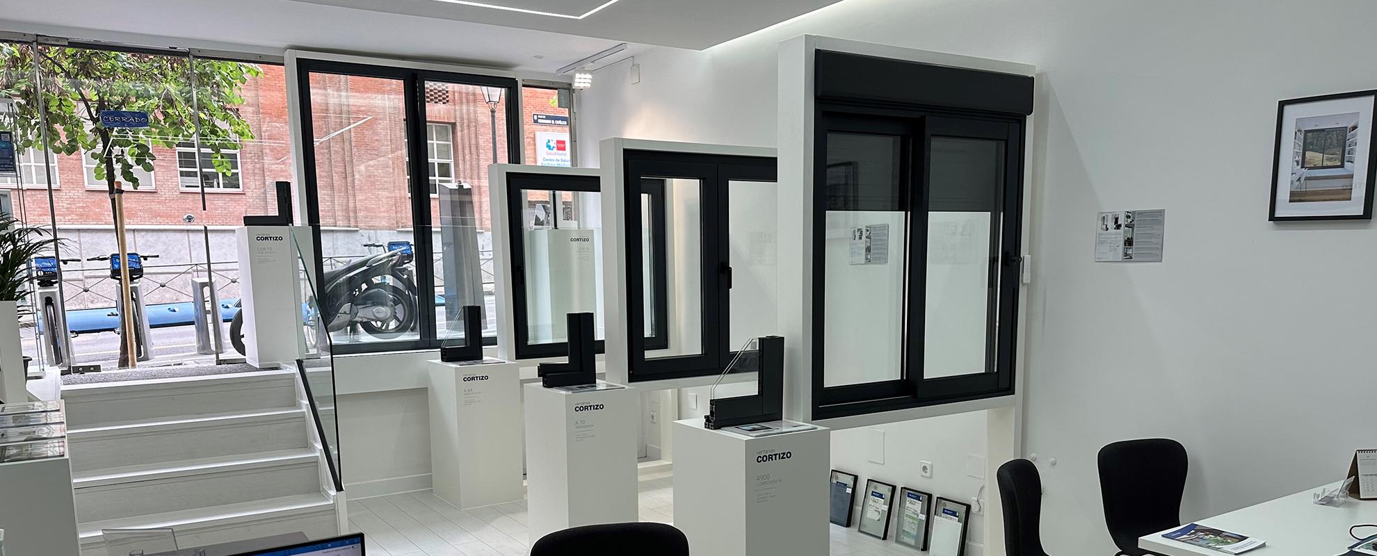 Cortizo Windows display at Cemasa & Romero - aluminium and PVC windows Cortizo