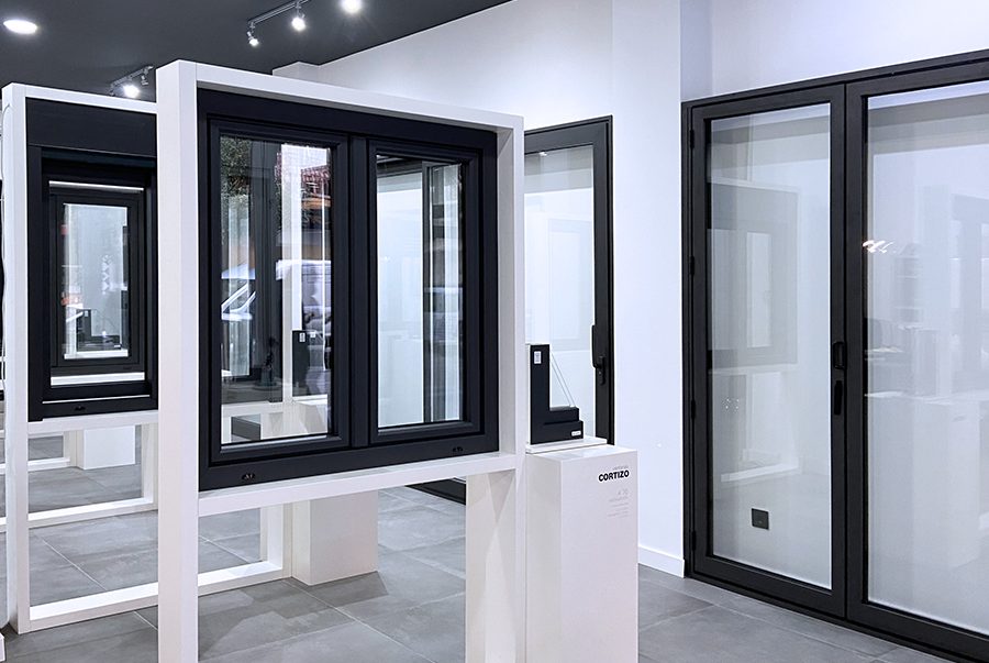 Exposición Ventanas Cortizo en Essenza Ventanas