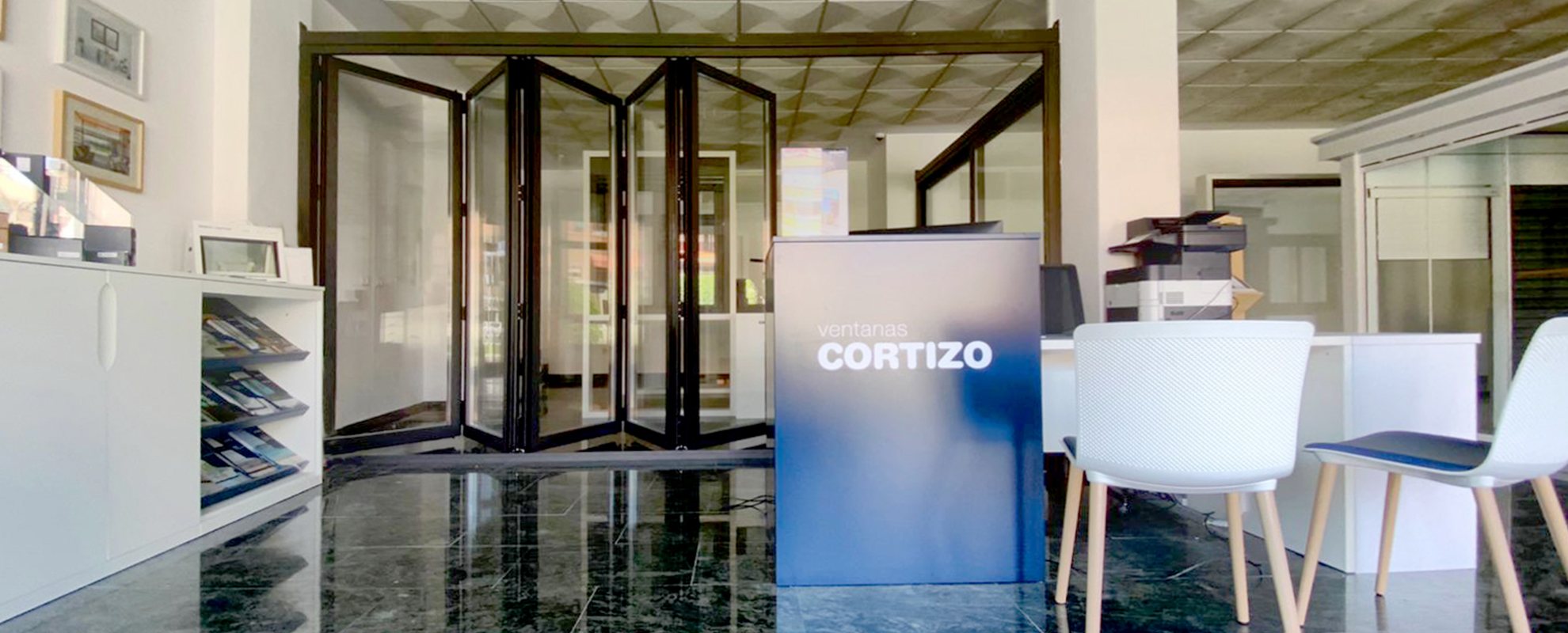Exposición Okna Cortizo en Aluminios Meco - hliníková a PVC okna Cortizo