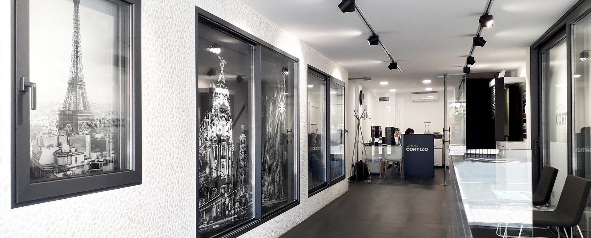 Exposición Okna Cortizo en MH Aluminium - hliníková a PVC okna Cortizo