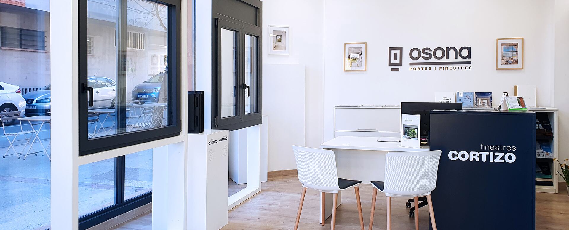 Exposición Finestre Cortizo en Osona - finestre in alluminio e PVC Cortizo