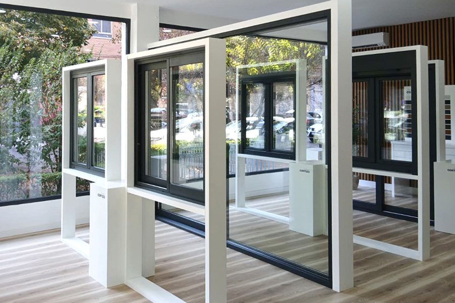 Showroom Persolar System - ferestre din aluminiu și PVC Cortizo