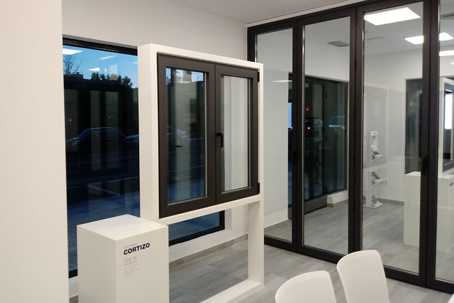 Showroom Seype Aluminios - okna aluminiowe i PVC Cortizo