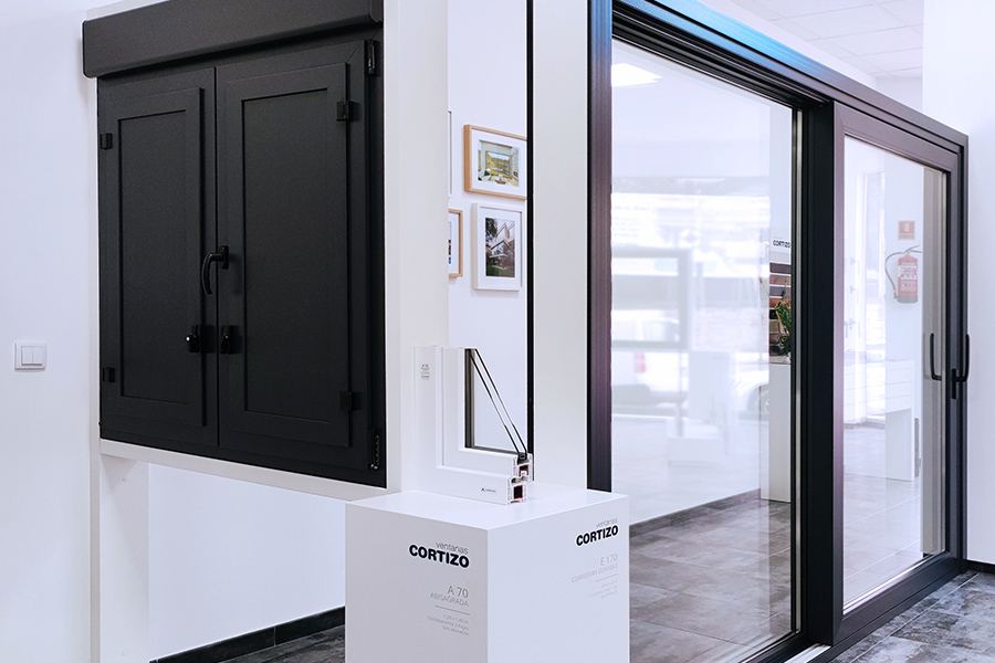 Showroom Somos la Ventana Poio - hliníková a PVC okna Cortizo