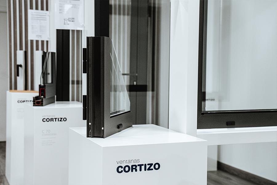 Tecnycom Boadilla - imagen 1 - fenêtres en aluminium et PVC Cortizo