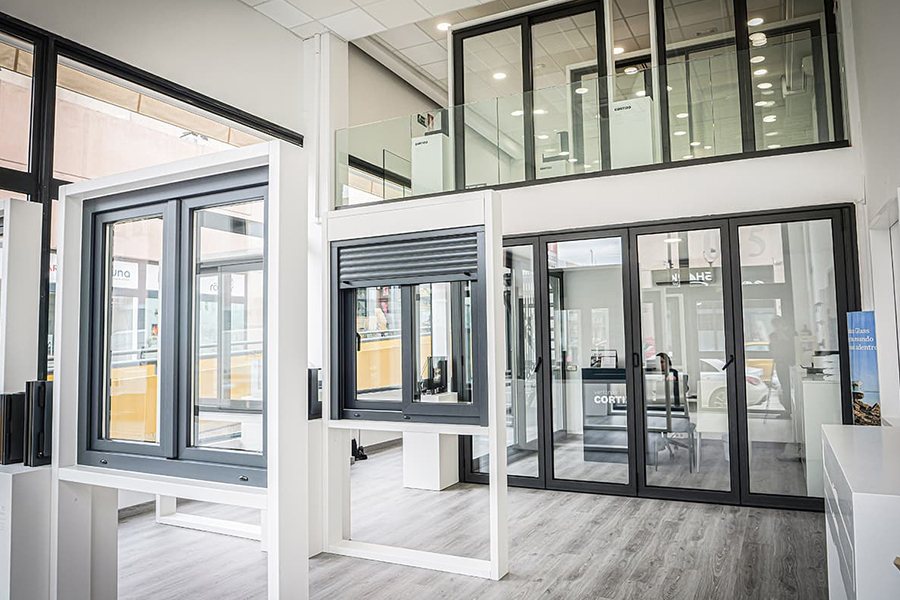 Tecnycom Las Rozas - imagen 1 - fenêtres en aluminium et PVC Cortizo