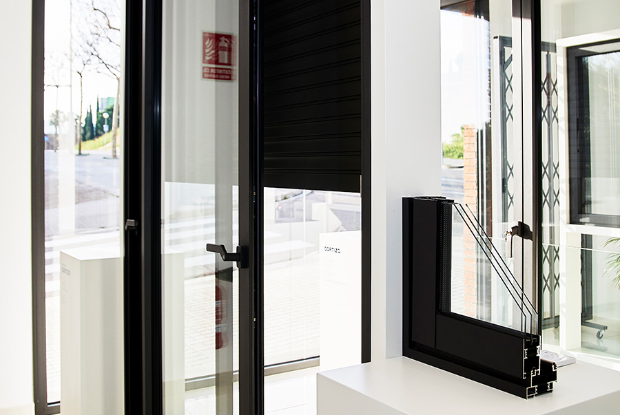 Aluminios Velasco - imagen 1 - Aluminium- und PVC-Fenster Cortizo