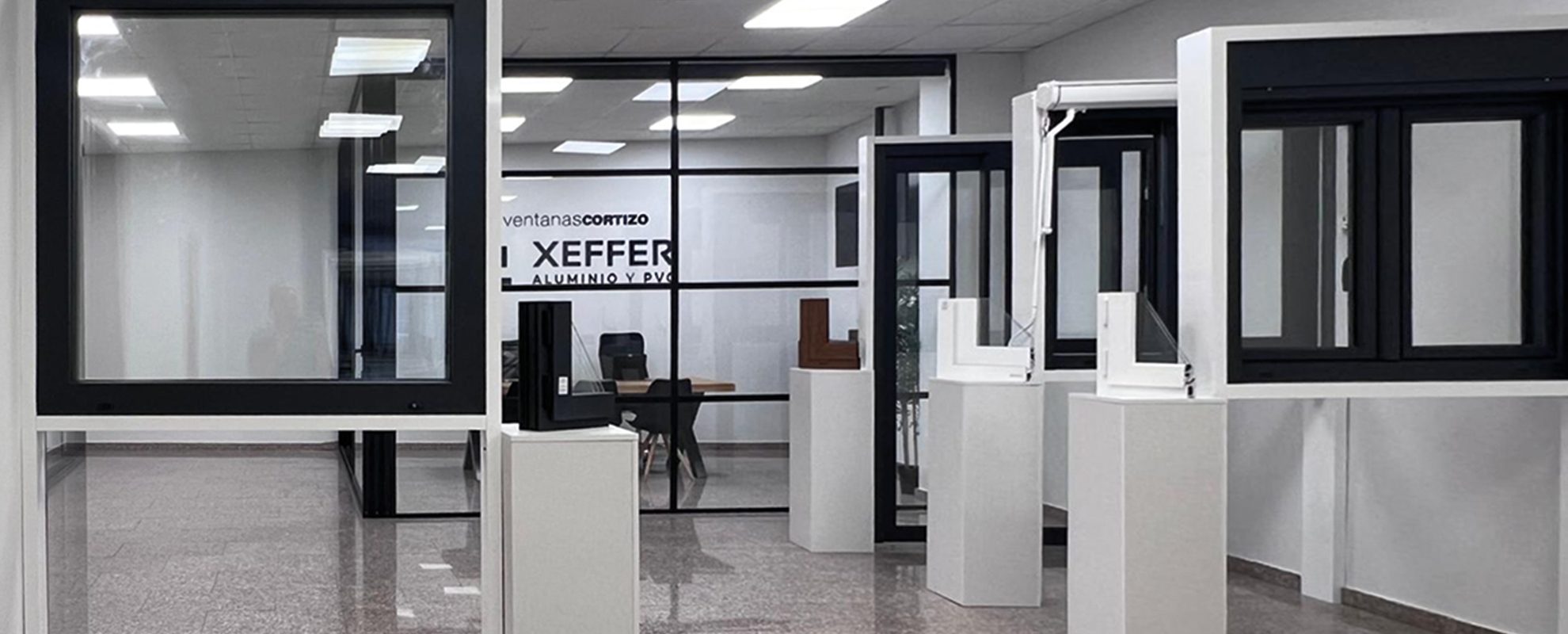 Exposición Ventanas Cortizo en Xeffer Almussafes - ventanas de aluminio y PVC Cortizo